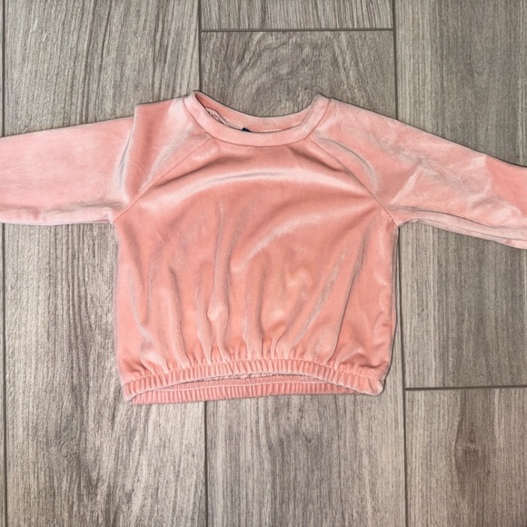 OLD NAVY Pink Velour Baby Outfit - Picture 3 of 3